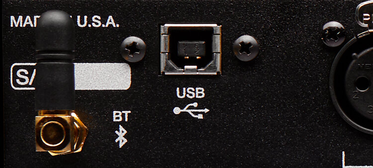 d-box-plus-usb-bluetooth.jpg